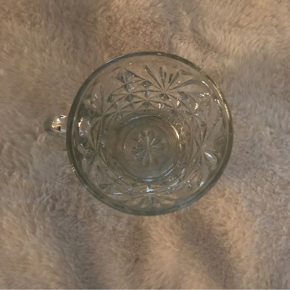 Vintage Anchor Hocking 12 Cups (Part of the Arlington Design Punch Set) - Picture 6 of 9
